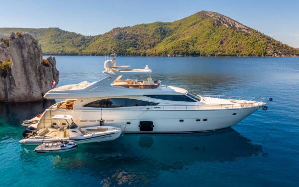 Ferretti Yachts 830 Cipriana