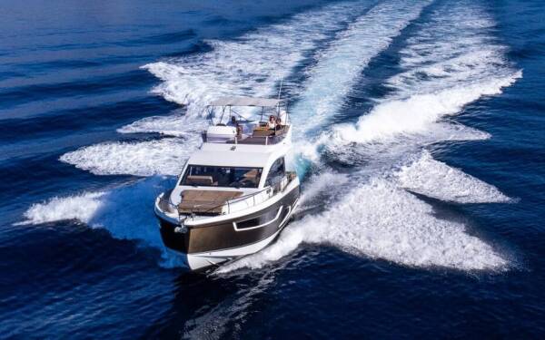 Sealine F430 Lomar
